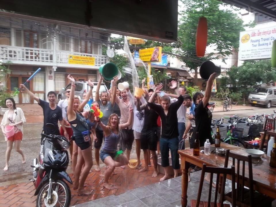 Lucky Backpacker Hostel Vientiane Exterior foto