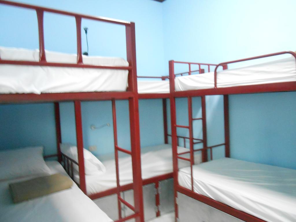 Lucky Backpacker Hostel Vientiane Zimmer foto